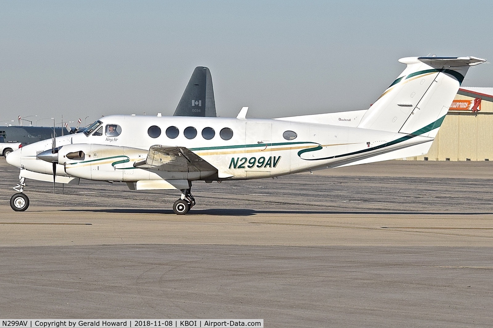 N299AV, 1999 Raytheon Aircraft Company B200 C/N BB-1680, Taxiing from the north GA ramp to Alpha.