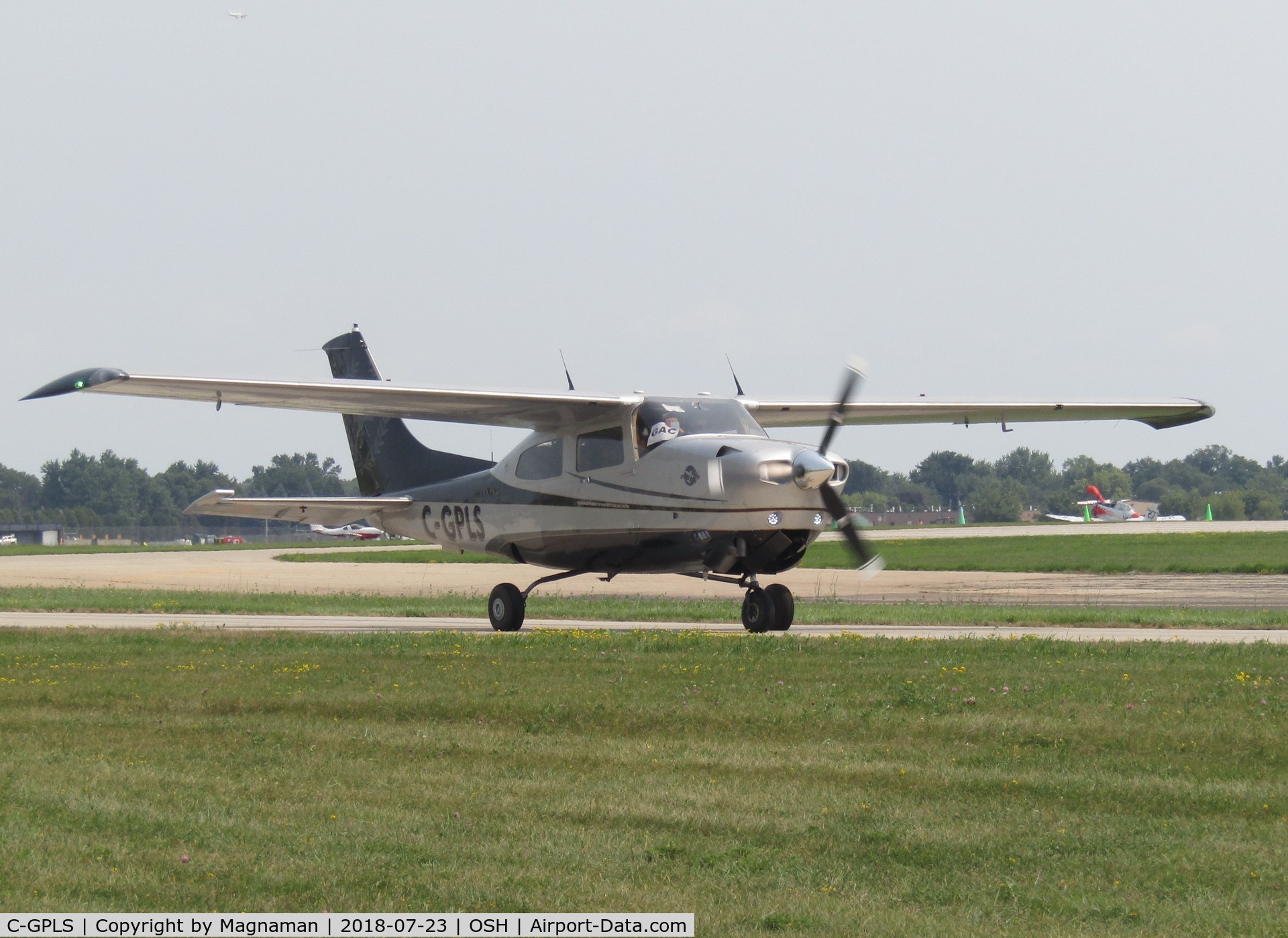 C-GPLS, 1980 Cessna T210N Turbo Centurion C/N 21063885, just arrived at EAA 18
