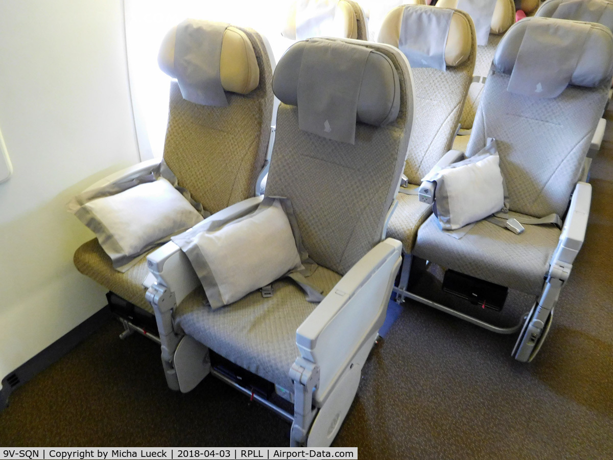 9V-SQN, 2004 Boeing 777-212/ER C/N 33373, Extra legroom (MNL-SIN)