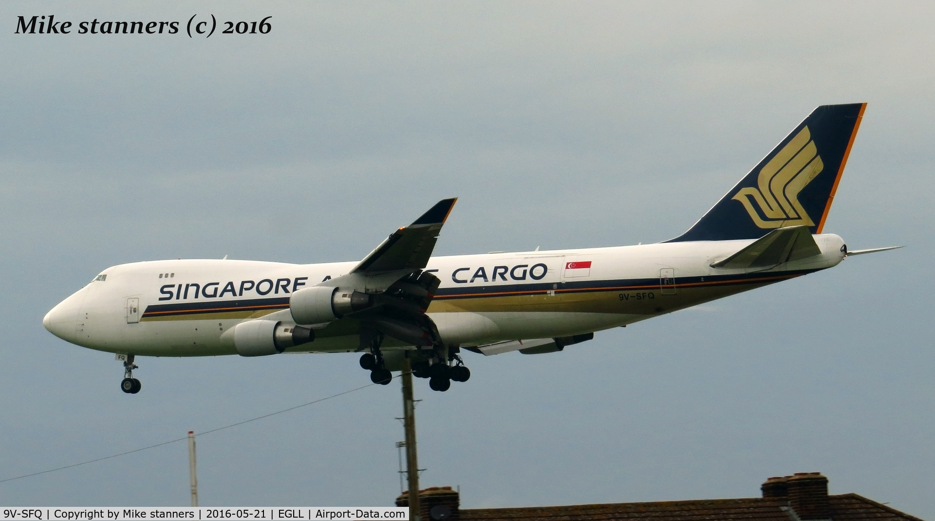 9V-SFQ, 2006 Boeing 747-412F(SCD) C/N 32901, Singapore Airlines Cargo B747- 412F  landing runway 27L from AUH,LHR 21.5.16