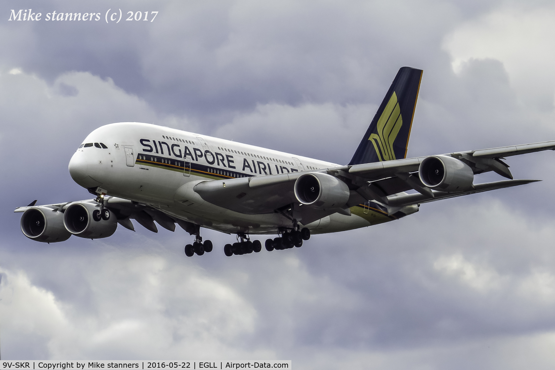 9V-SKR, 2011 Airbus A380-841 C/N 082, Singapore Airlines A380-841 Landing runway 27L from SIN,LHR 22.5.16