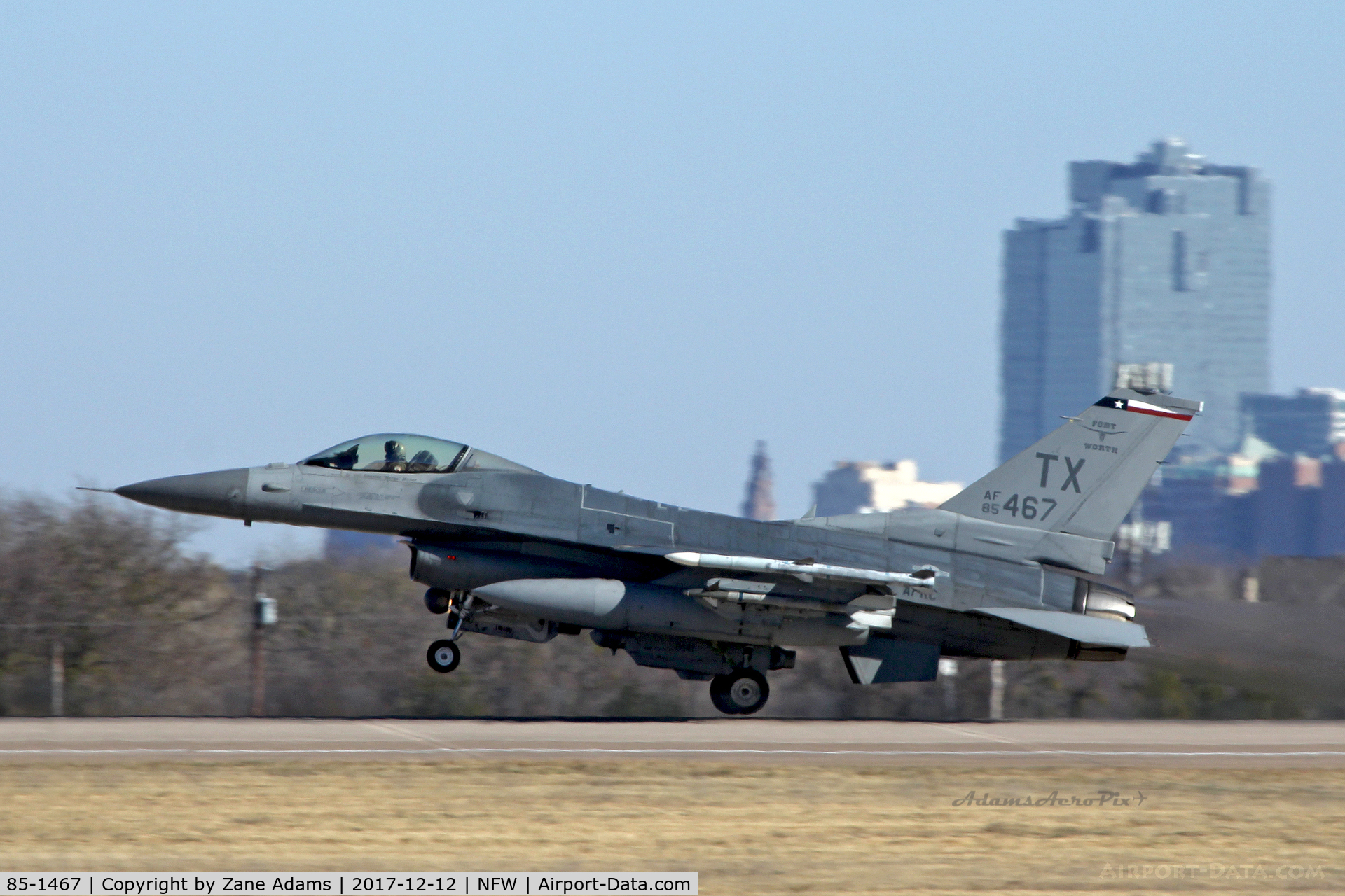 85-1467, 1986 General Dynamics F-16C Fighting Falcon C/N 5C-247, Arriving at NAS Fort Worth
