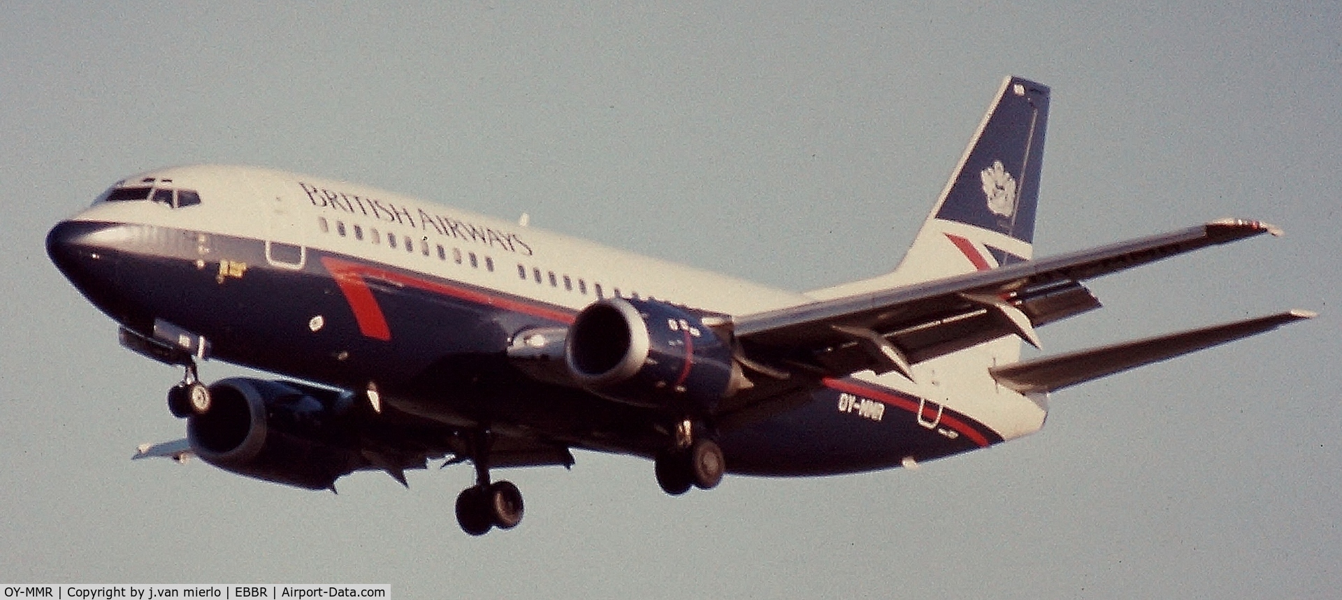 OY-MMR, 1988 Boeing 737-3L9 C/N 24221, Landing EBBR 25L