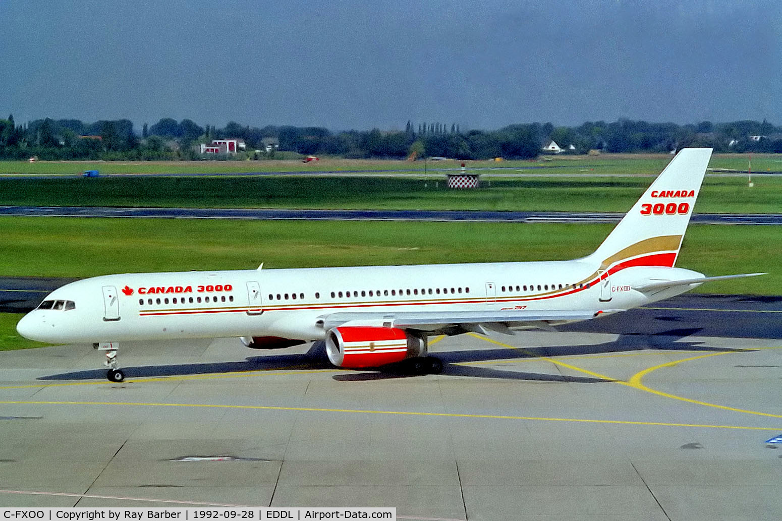 C-FXOO, 1992 Boeing 757-28A C/N 25621, C-FXOO   Boeing 757-28A [25621] (Canada 3000 Airlines) Dusseldorf Intl~G 28/09/1992