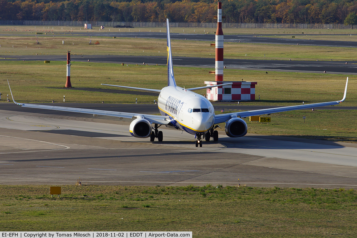 EI-EFH, 2009 Boeing 737-8AS C/N 35012, 