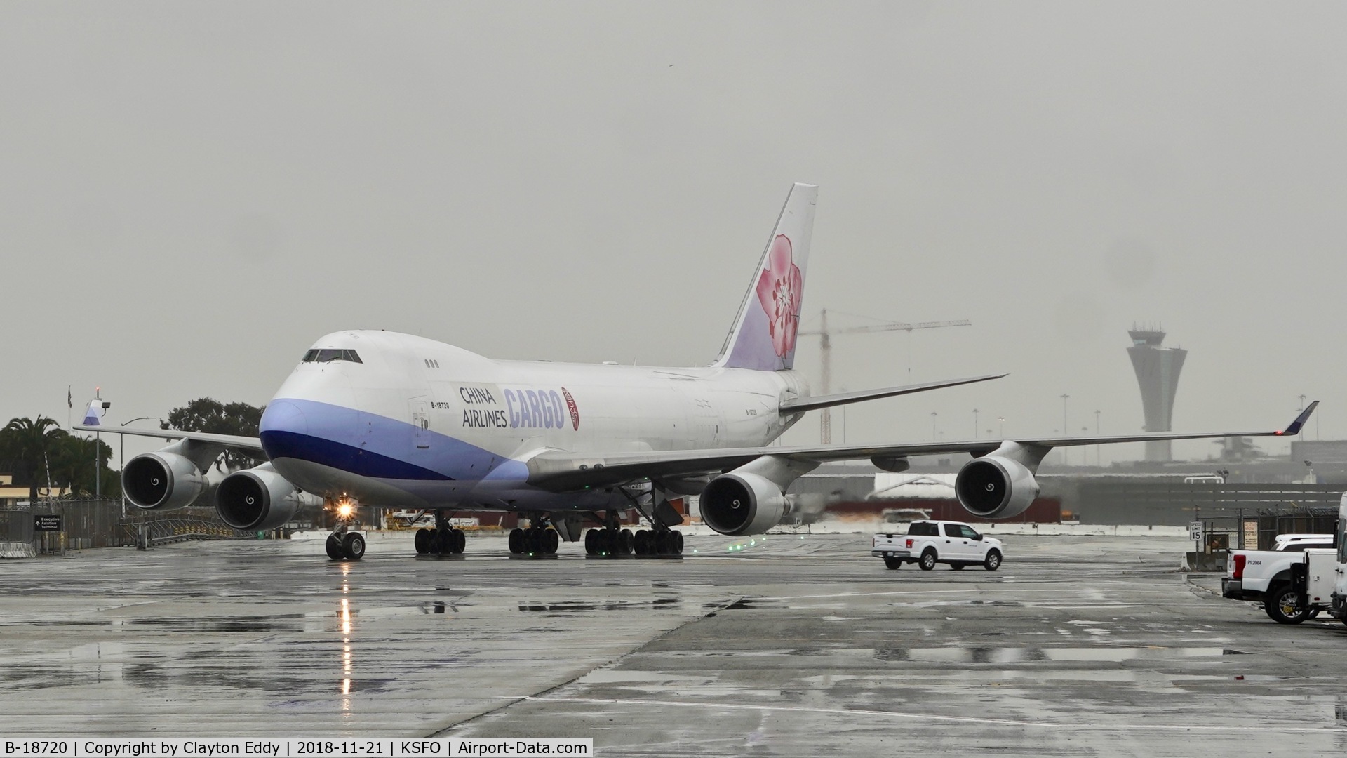 B-18720, 2005 Boeing 747-409F/SCD C/N 33733, First rain of the season. SFO 2018.