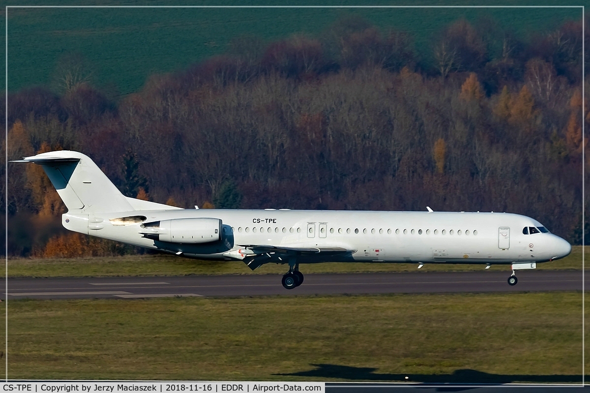CS-TPE, 1991 Fokker 100 (F-28-0100) C/N 11342, Fokker 100