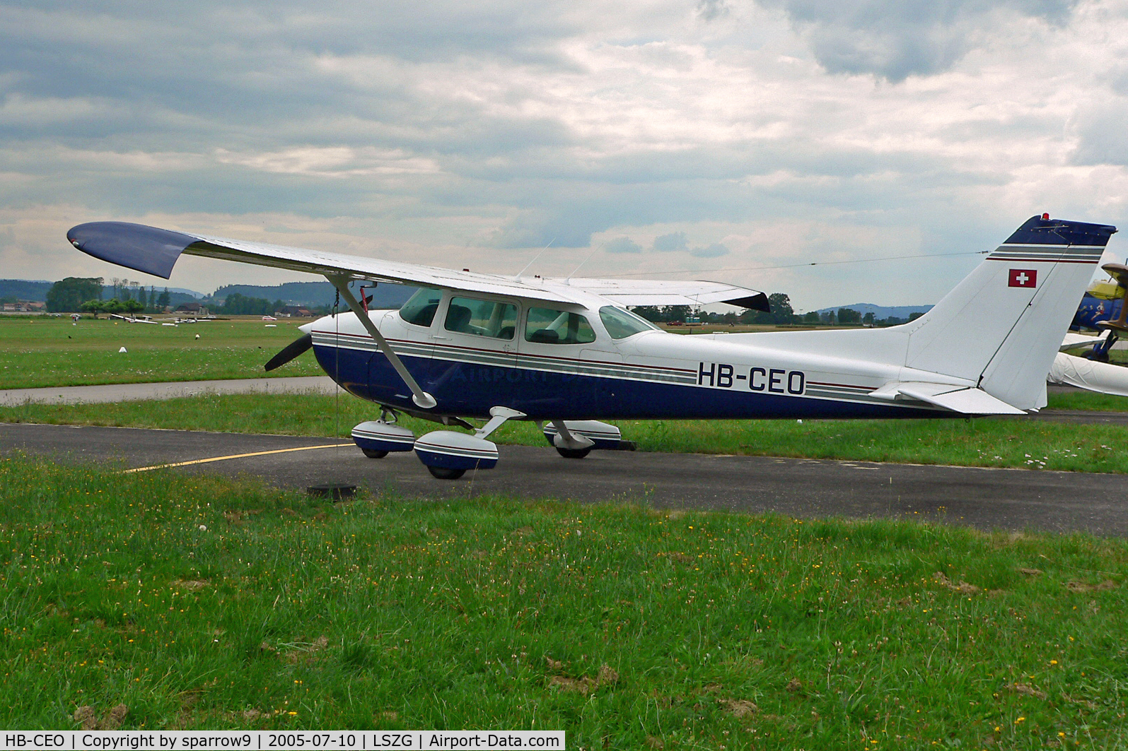 HB-CEO, 1975 Cessna 172M Skyhawk C/N 17265929, A dark summer day. HB-registered from 1977-05-12 until 2017-06-21.