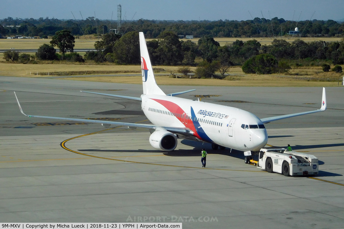 9M-MXV, 2014 Boeing 737-8H6 C/N 40159, At Perth