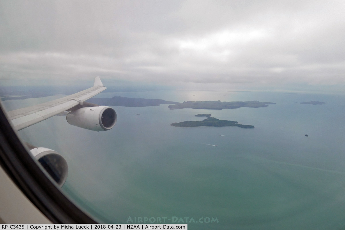 RP-C3435, 2000 Airbus A340-313X C/N 302, On approach to Auckland (MNL-AKL)
