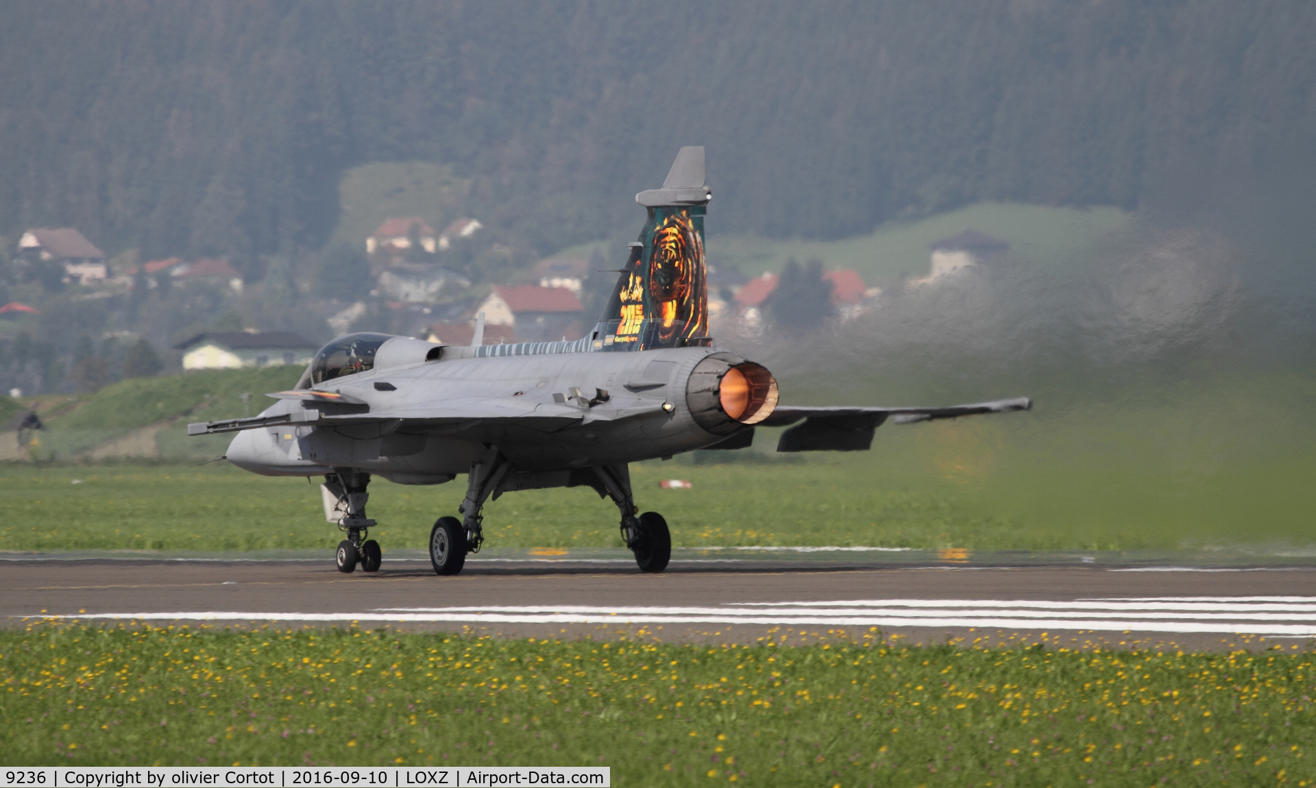 9236, Saab JAS-39C Gripen C/N 39236, full afterburner, taking off from Zeltweg