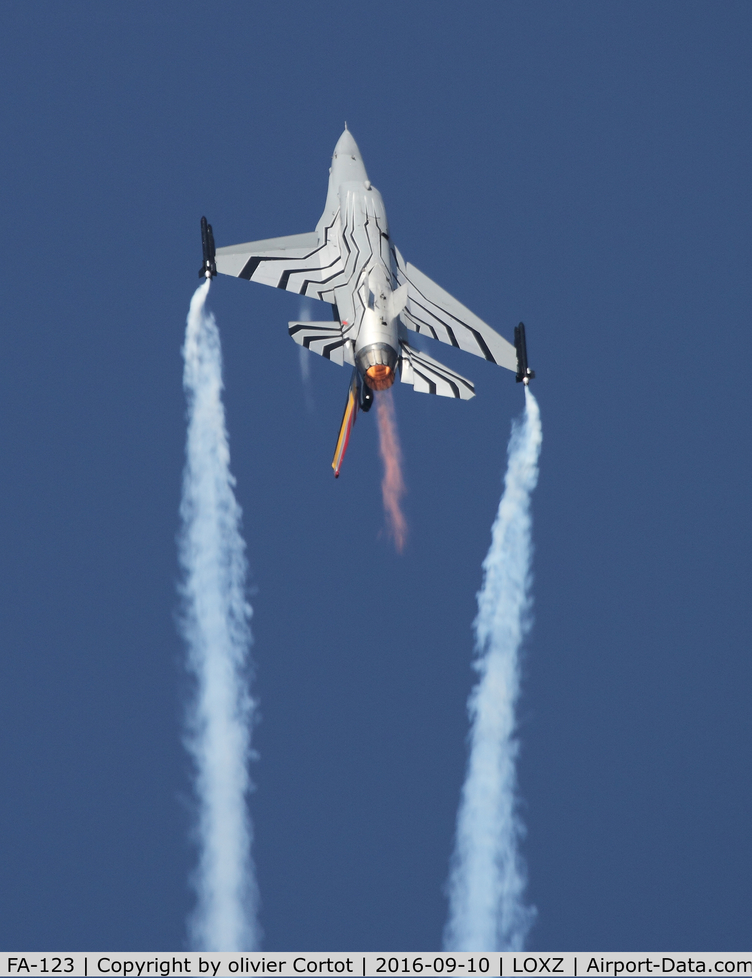 FA-123, SABCA F-16AM Fighting Falcon C/N 6H-123, afterburner problem during Air Power 16