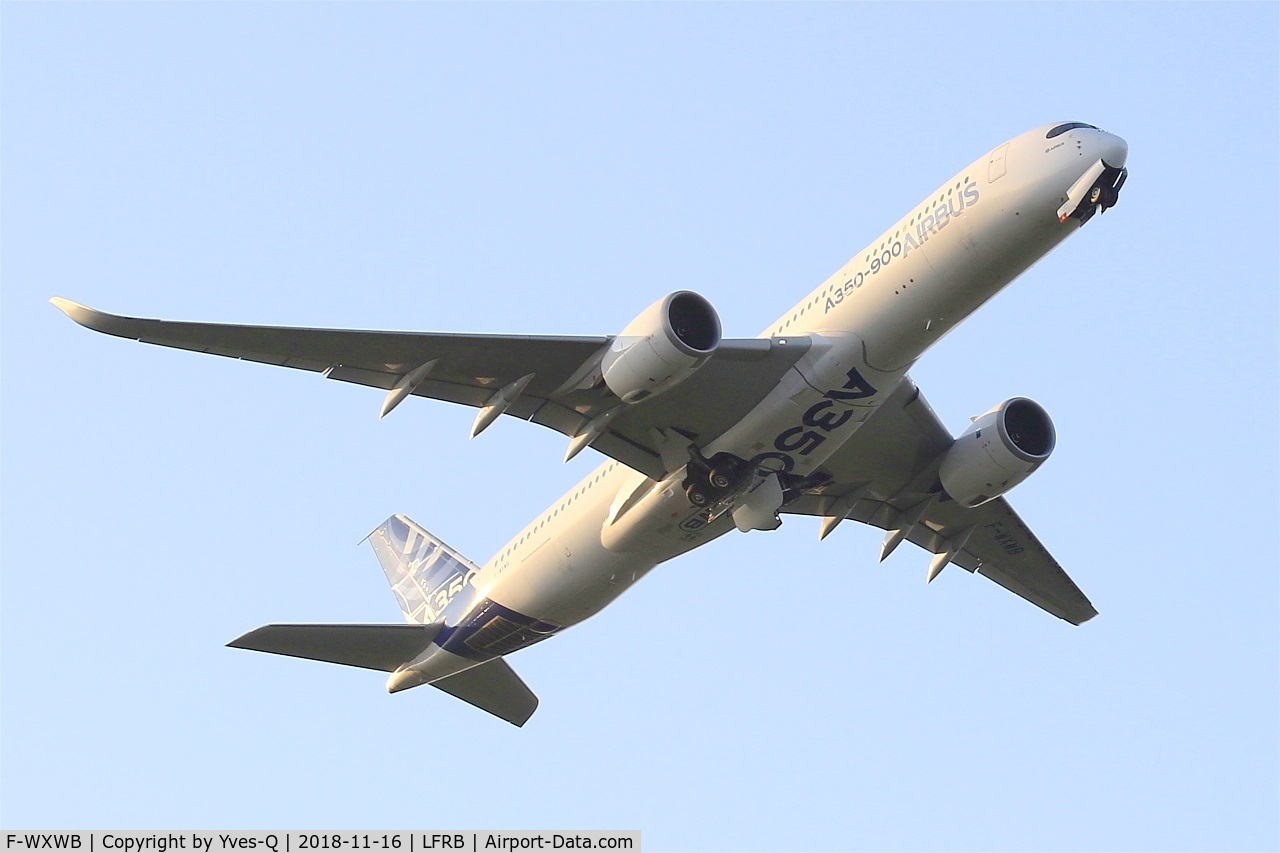 F-WXWB, 2013 Airbus A350-941 C/N 001, Airbus A350-941, Take off rwy 07R, Brest-Bretagne airport (LFRB-BES)