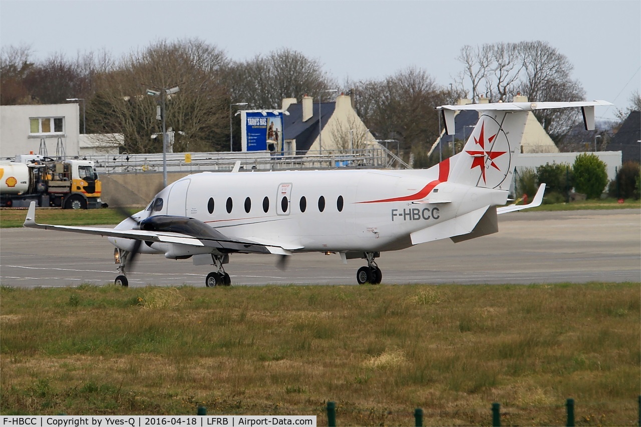 F-HBCC, 1999 Beech 1900D C/N UE-350, Beech 1900D, Taxiing to  rwy 25L, Brest-Bretagne Airport (LFRB-BES)