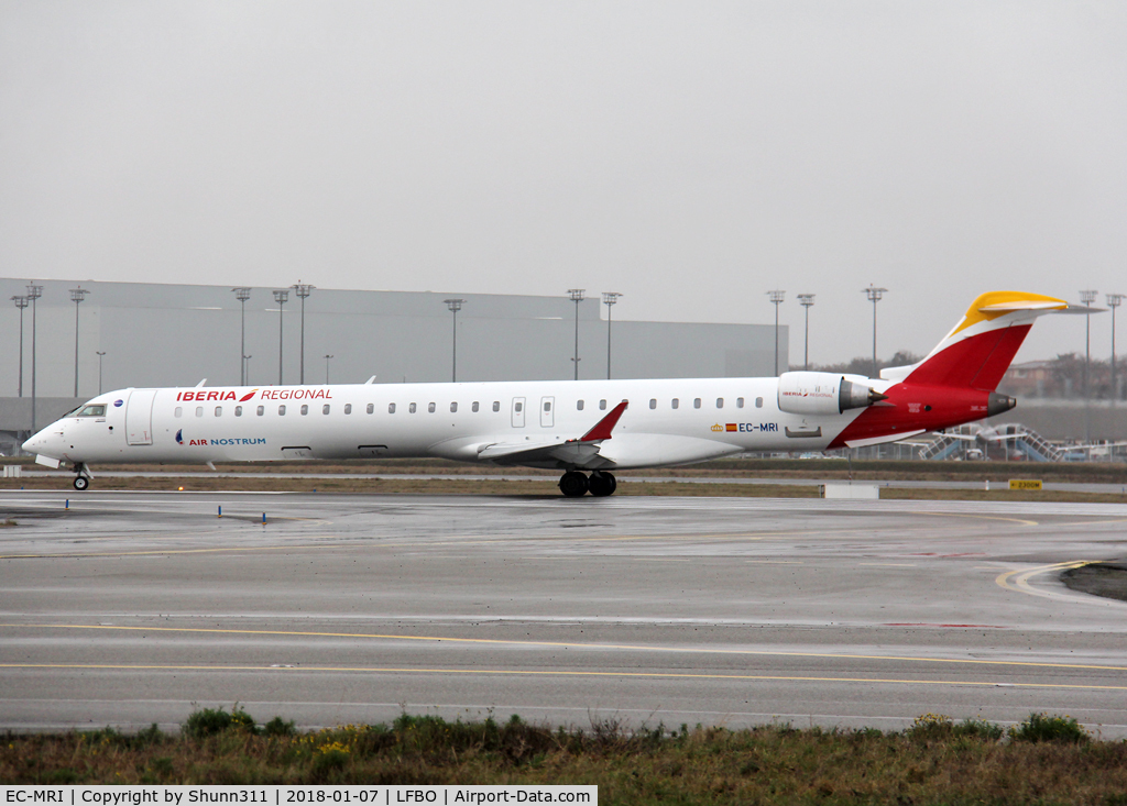 EC-MRI, 2017 Bombardier CRJ-1000 (CL-600-2E25) C/N 19056, Ready for take off from rwy 14L