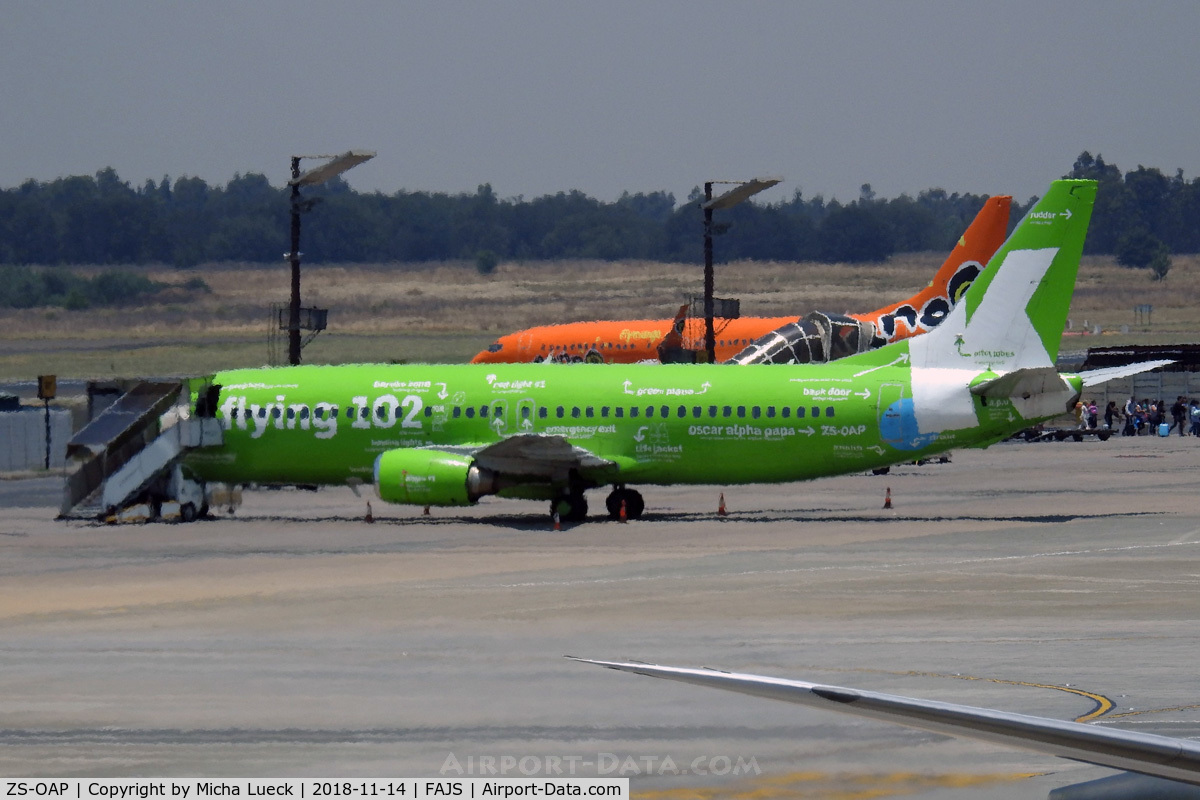 ZS-OAP, 1989 Boeing 737-4S3 C/N 24167/1736, At O.R. Tambo