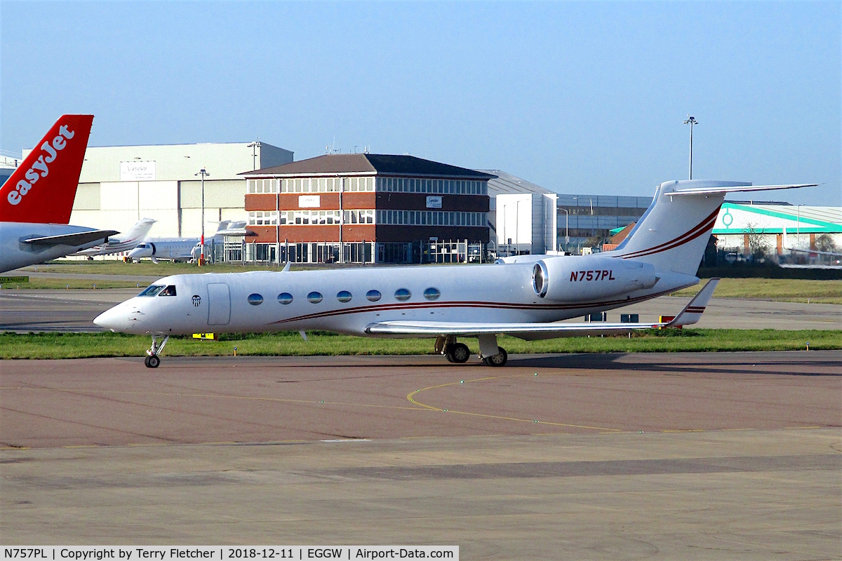 N757PL, 2009 Gulfstream Aerospace GV-SP (G550) C/N 5249, At Luton