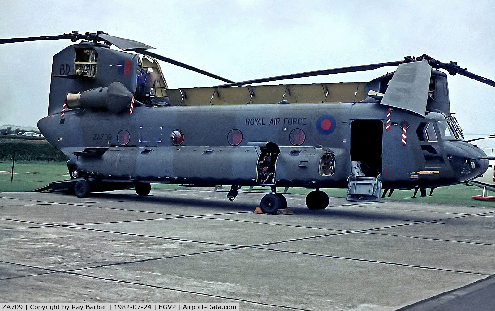 ZA709, 1981 Boeing Vertol Chinook HC.2 C/N M/A021/B-840/M7028, ZA709   Boeing Vertol CH-47C Chinook HC.2 [M7028] (Royal Air Force) Middle Wallop~G @ 24/07/1982