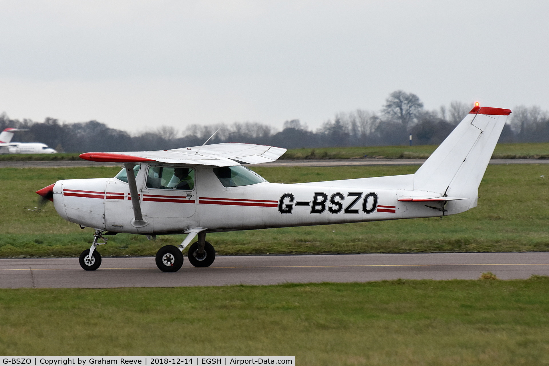 G-BSZO, 1977 Cessna 152 C/N 152-80221, Departing from Norwich.