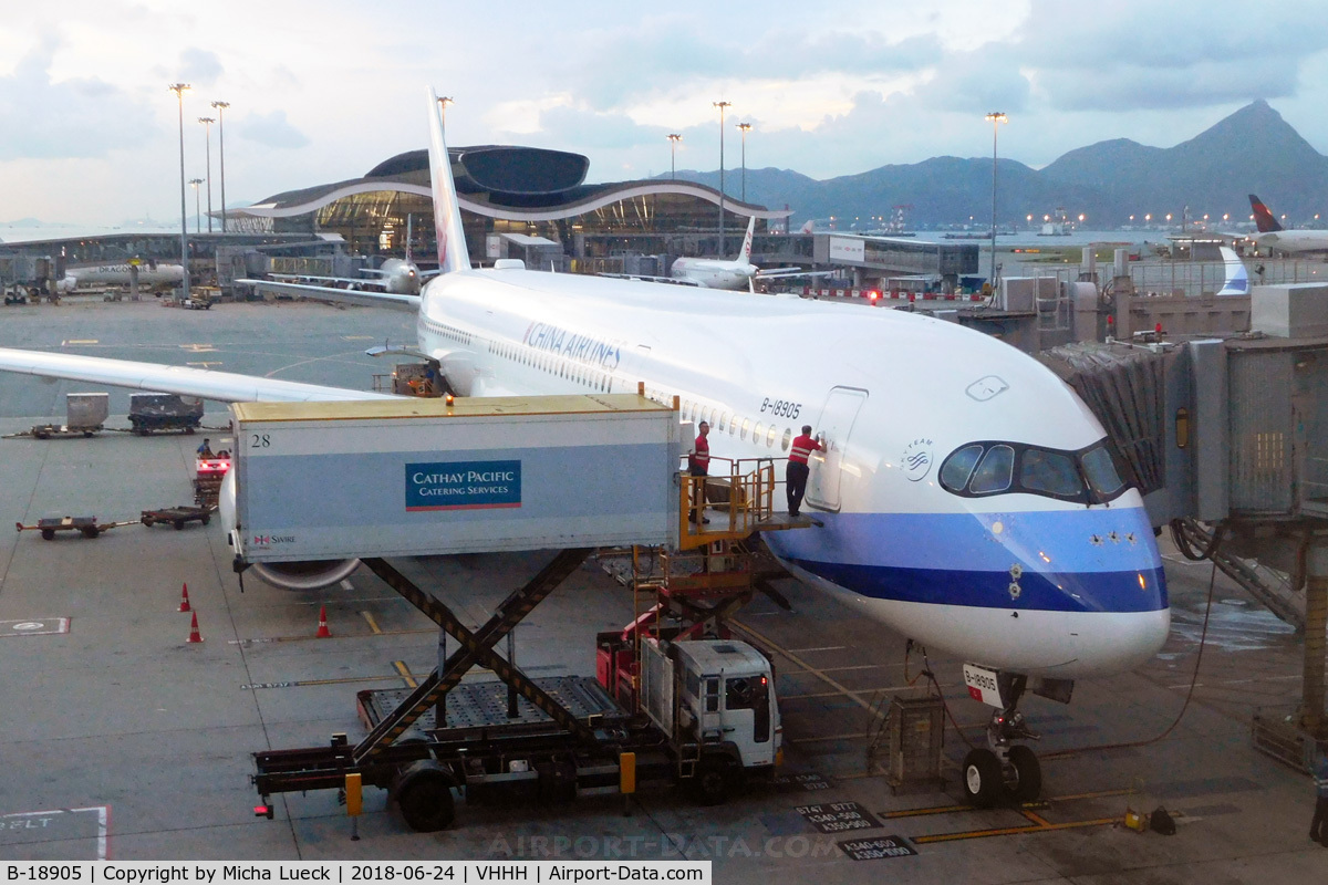 B-18905, 2016 Airbus A350-941 C/N 073, At Hong Kong