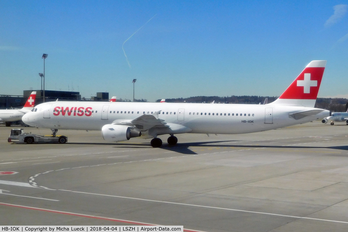 HB-IOK, 1999 Airbus A321-111 C/N 987, At Zurich