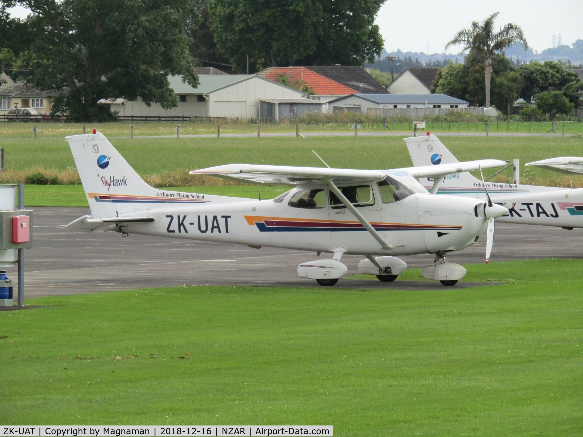 ZK-UAT, Cessna 172R C/N 17281127, no one using me today