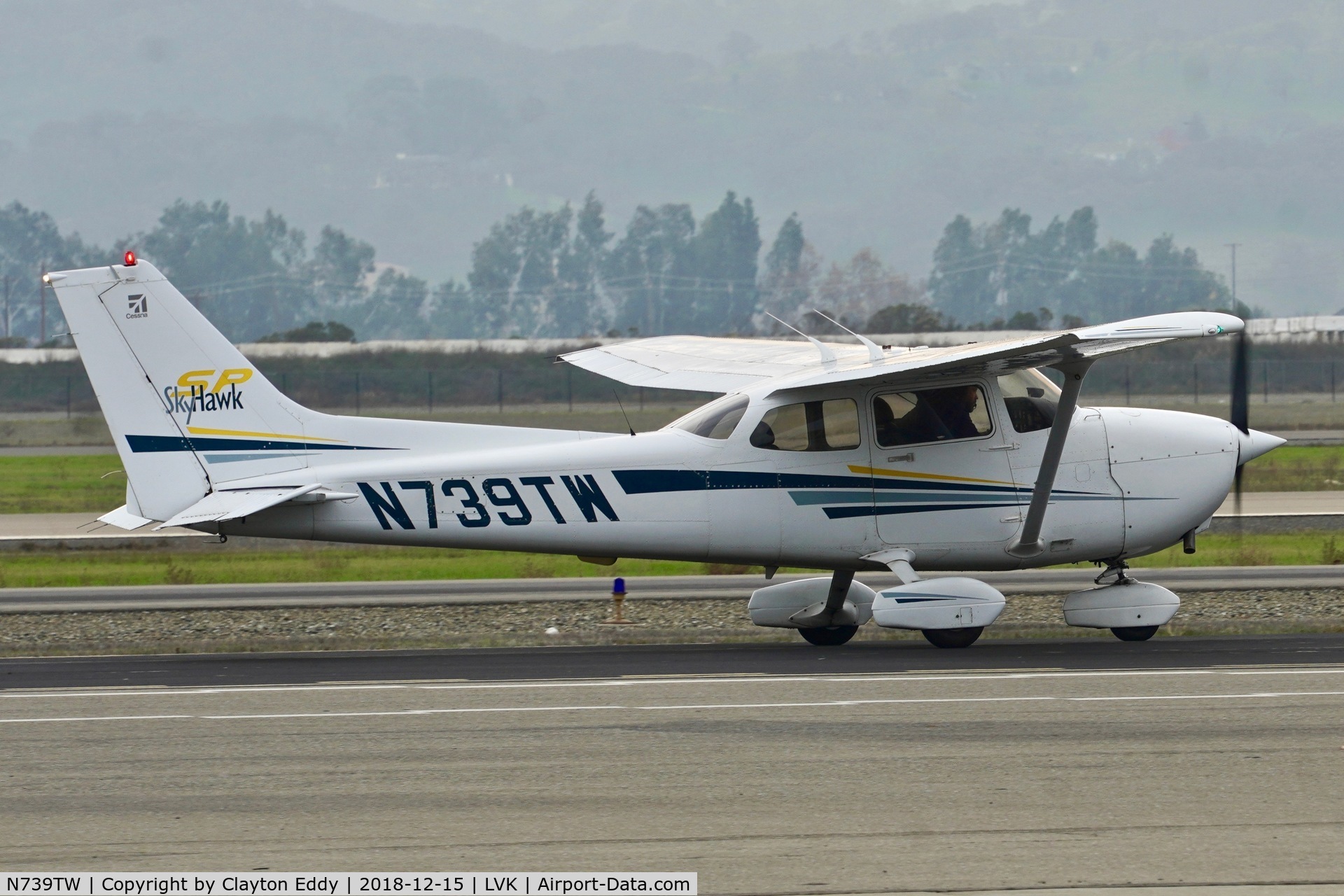 N739TW, 2002 Cessna 172S C/N 172S9073, Livermore Airport California 2018.
