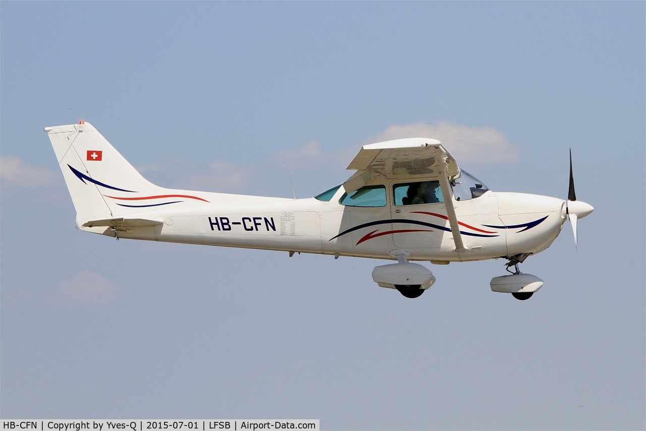 HB-CFN, 1981 Reims F172P C/N 2113, Reims F172P, On final rwy 15, Bâle-Mulhouse-Fribourg airport (LFSB-BSL)