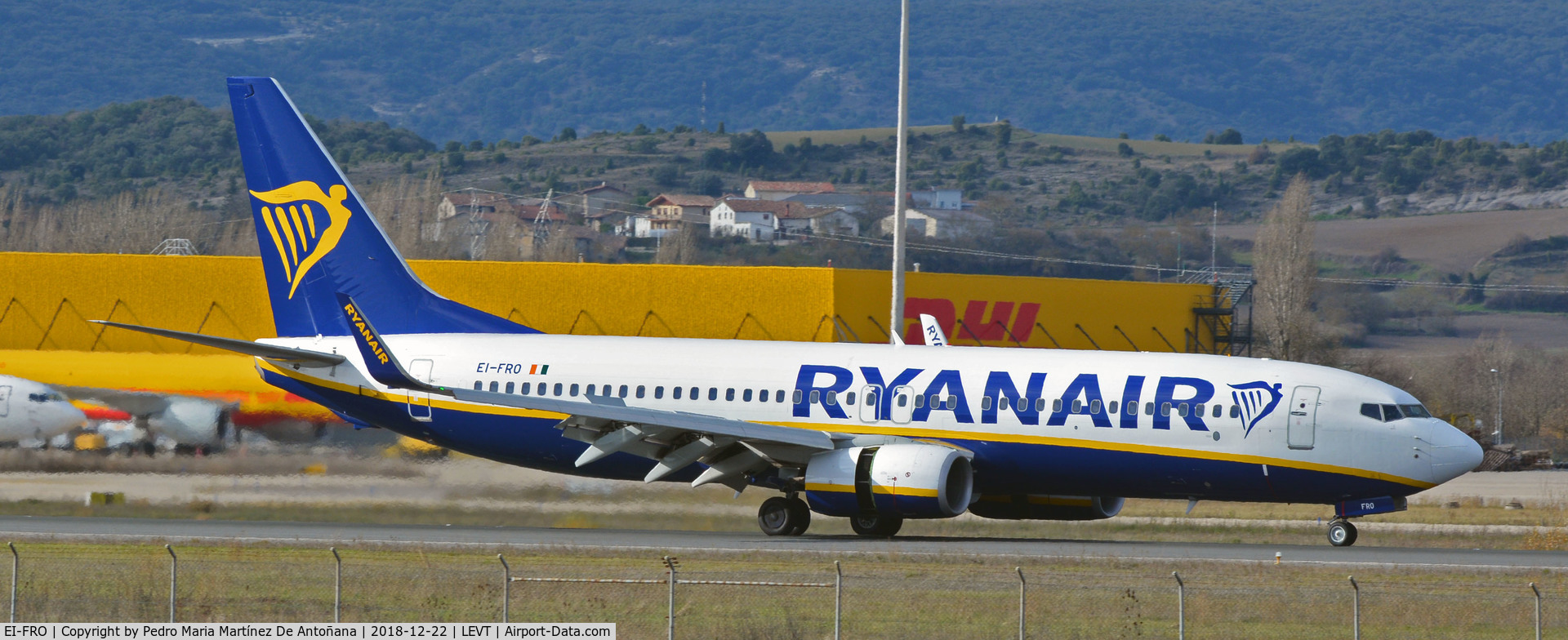 EI-FRO, 2016 Boeing 737-8AS C/N 44742, Foronda - Vitoria-Gasteiz - Euskadi - España