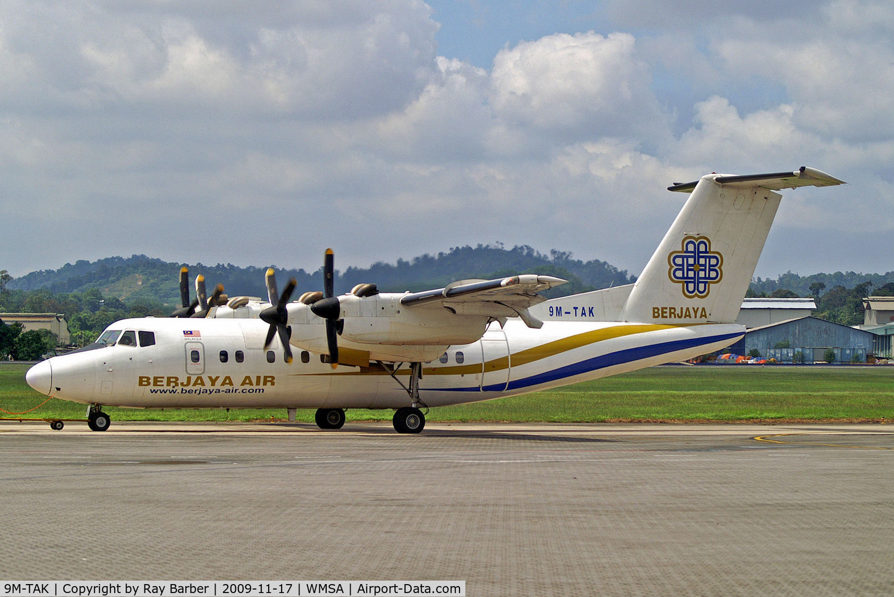 9M-TAK, 1988 De Havilland Canada DHC-7-110 Dash 7 C/N 110, 9M-TAK   De Havilland Canada DHC-7-110 [110] (Berjaya Air) Kuala Lumpur-Sultan Abdul Aziz Shah Int'l~9M 17/11/2009