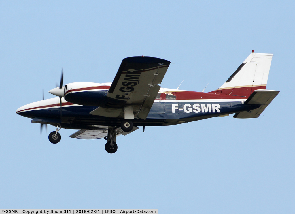 F-GSMR, Piper PA-34-200T Seneca II C/N 34-8070208, Landing rwy 32L