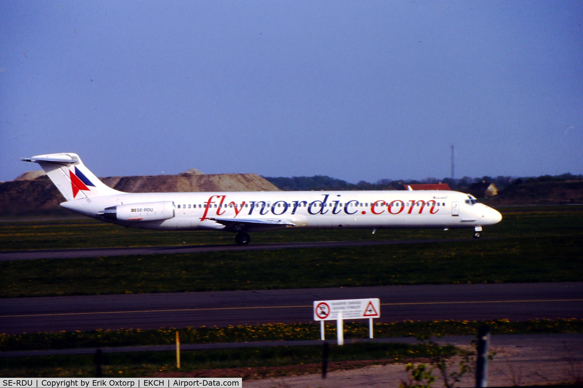 SE-RDU, 1985 McDonnell Douglas MD-82 (DC-9-82) C/N 49372, SE-RDU in CPH