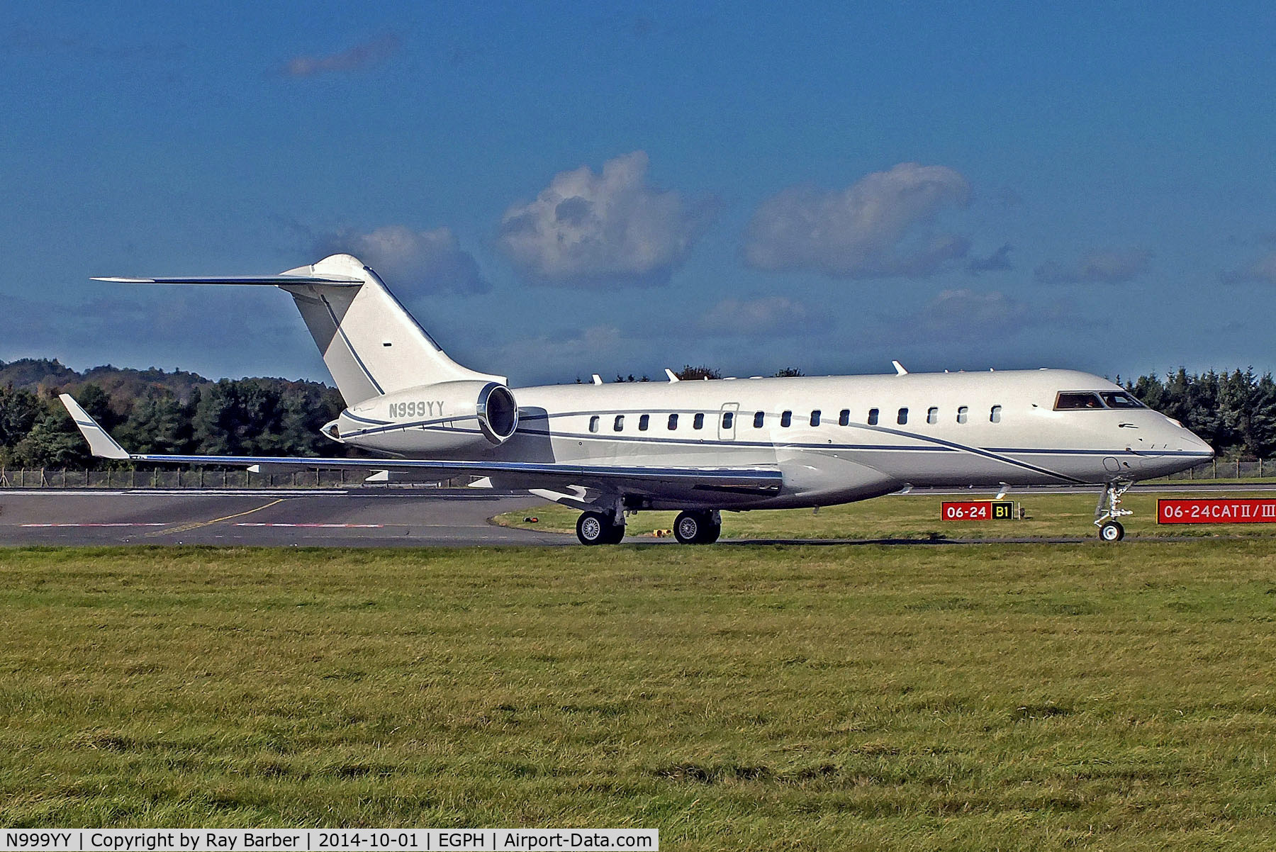 Aircraft N999YY (2007 Bombardier BD-700-1A10 Global Express C\/N 9240) Photo by Ray Barber (Photo ...