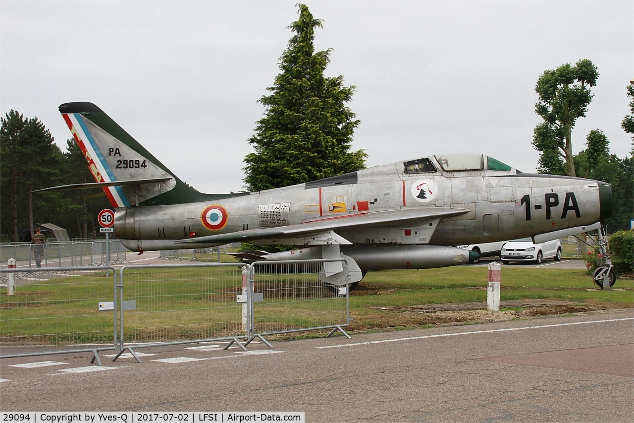 29094, Republic F-84F Thunderstreak C/N 52-8897, Republic F-84F Thunderstreak, Preserved at St Dizier-Robinson Air Base 113 (LFSI)