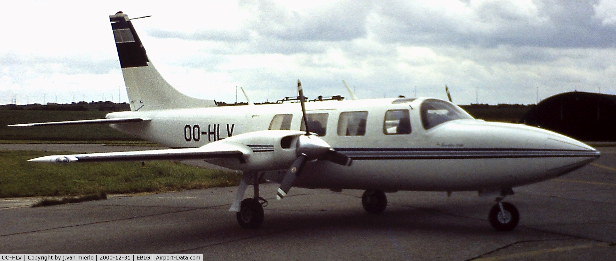 OO-HLV, 1980 Piper Aerostar 601P C/N 61P07838063396, Bierset open door