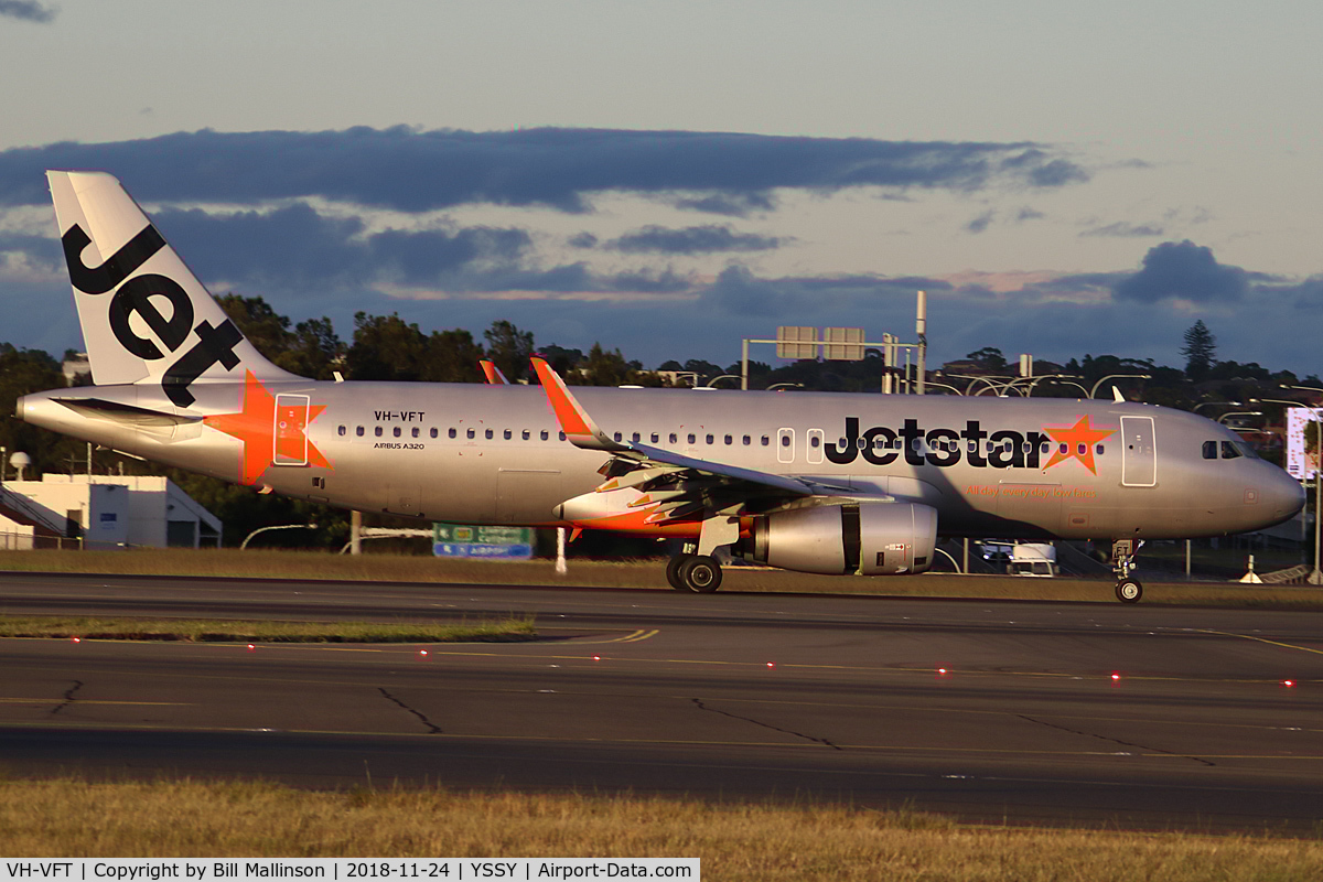 VH-VFT, 2013 Airbus A320-232 C/N 5532, TAXIING