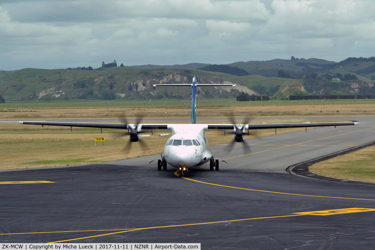 ZK-MCW, 2000 ATR 72-212A C/N 646, At Napier/Hastings