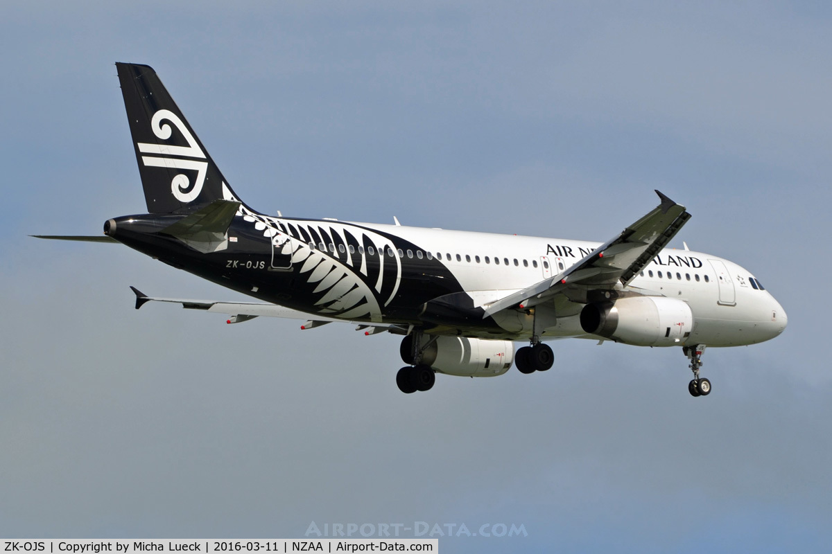 ZK-OJS, 2011 Airbus A320-232 C/N 4926, At Auckland