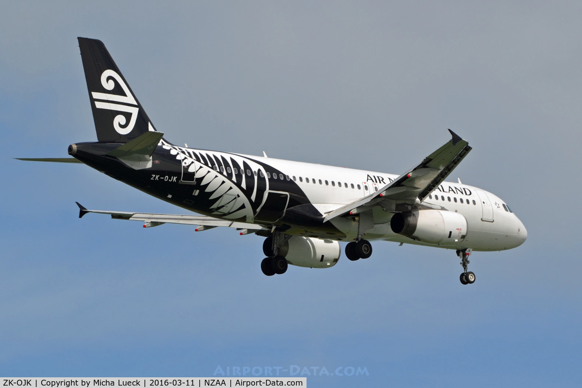 ZK-OJK, Airbus A320-232 C/N 2445, At Auckland