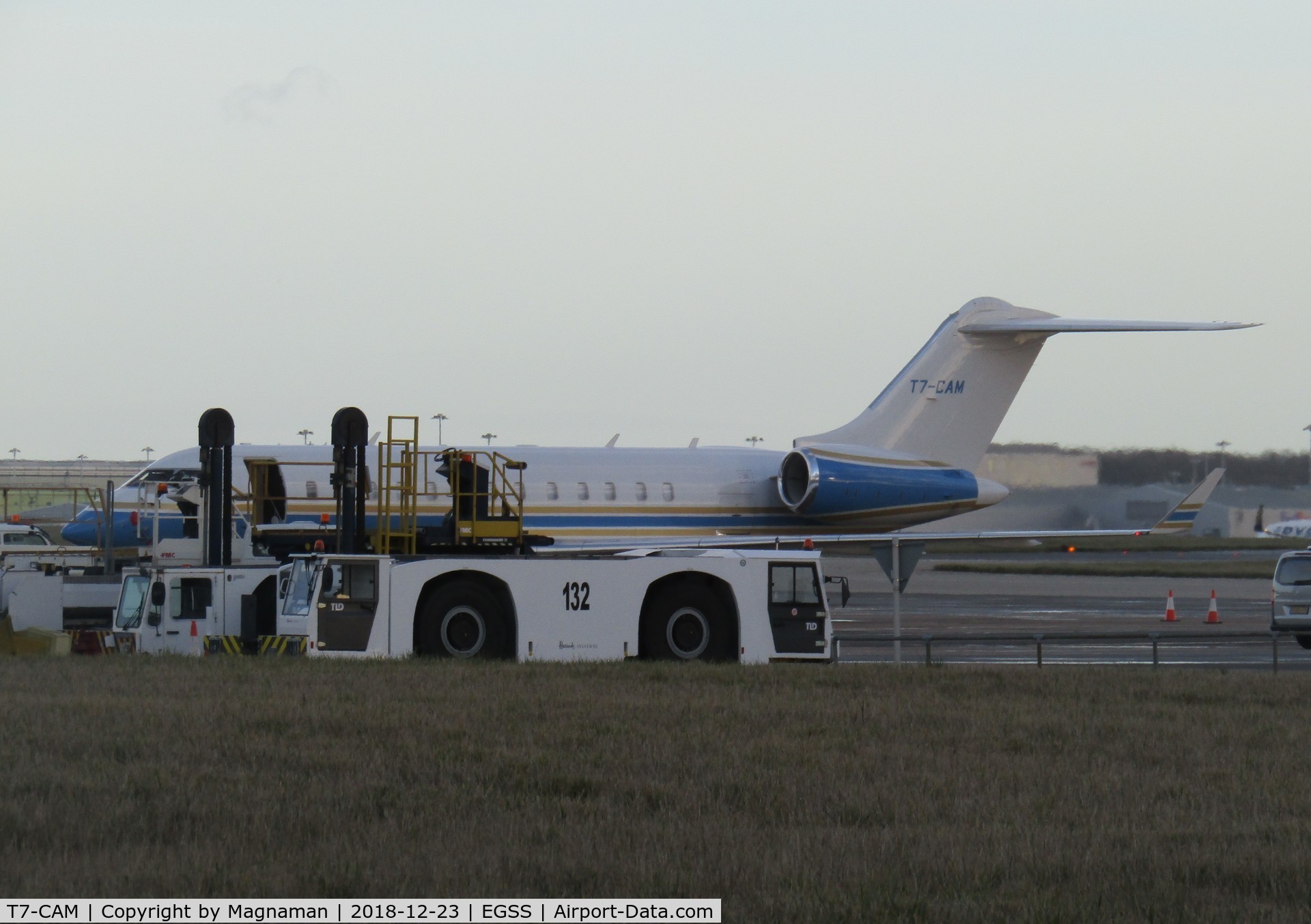 T7-CAM, 2015 Bombardier BD-700-1A10 Global 6000 C/N 9698, at stansted
