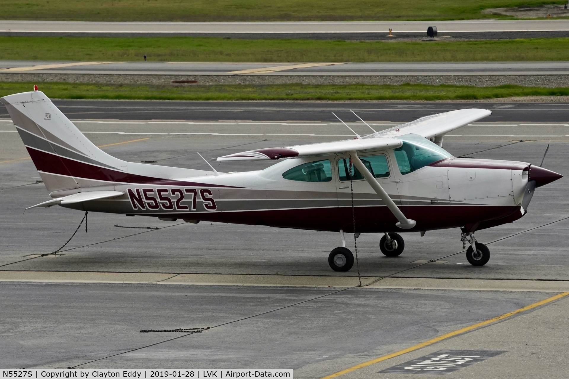 N5527S, 1980 Cessna TR182 Turbo Skylane RG C/N R18201595, Livermore Airport California 2019.