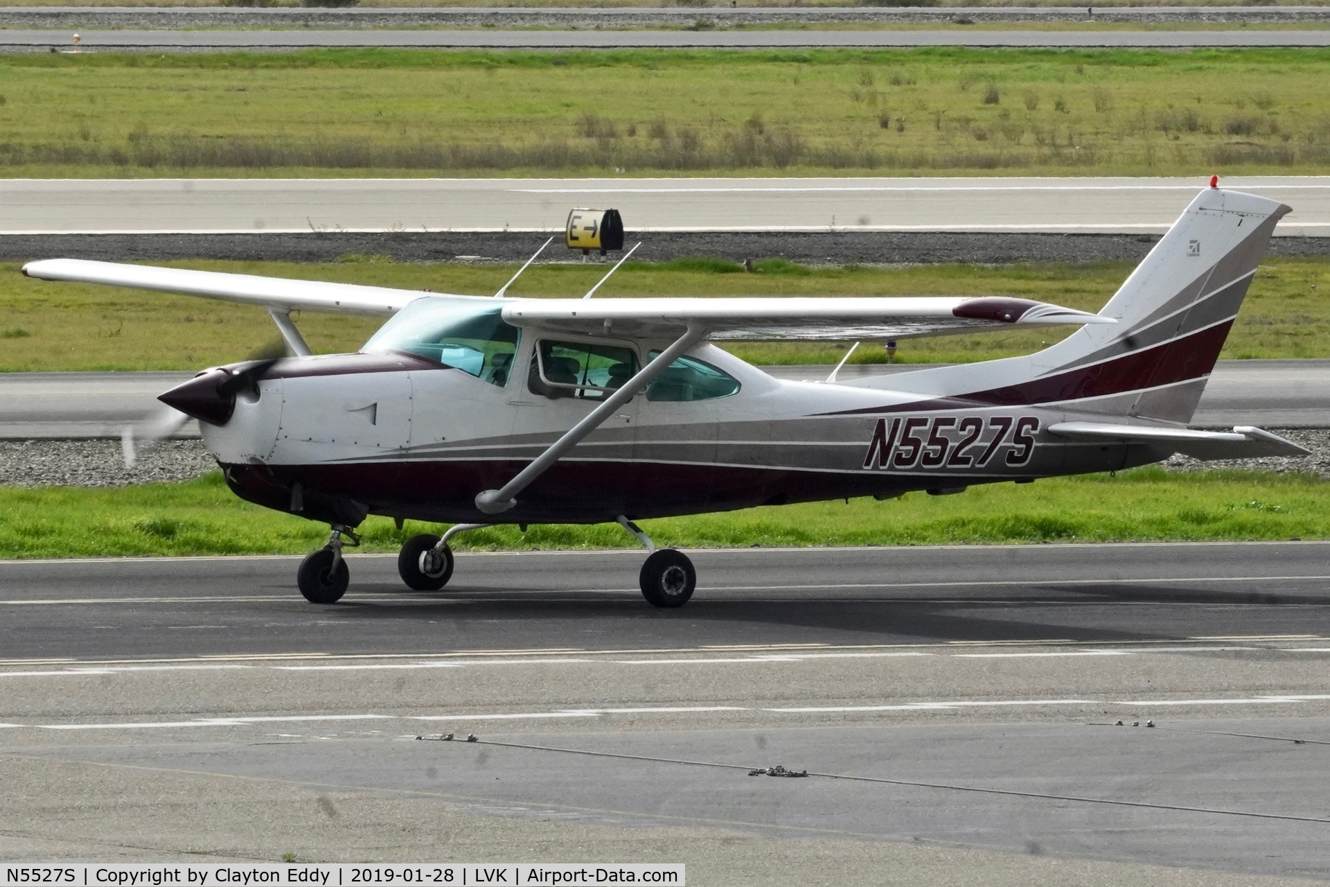 N5527S, 1980 Cessna TR182 Turbo Skylane RG C/N R18201595, Livermore Airport California 2019.