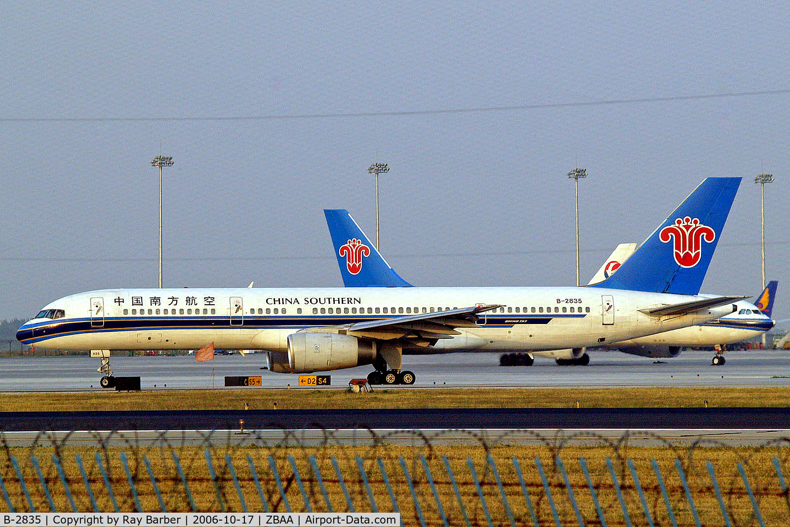 B-2835, 1992 Boeing 757-236 C/N 25598, B-2835   Boeing 757-236 [25598] (China Southern Airlines) Beijing Capital Int'l~B 17/10/2006