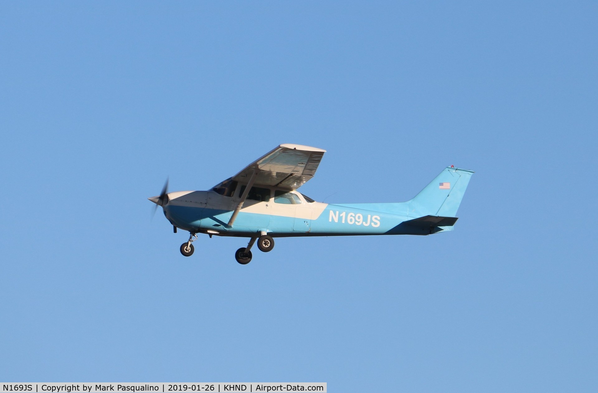 N169JS, Cessna 172N C/N 17273301, Cessna 172N