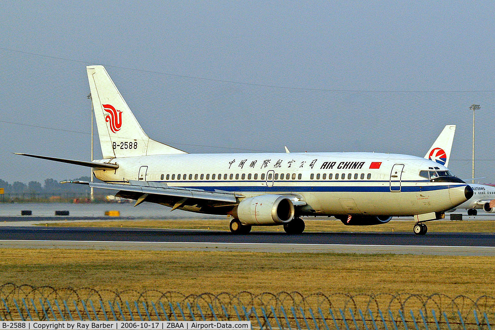 B-2588, 1993 Boeing 737-3J6 C/N 25893, B-2588   Boeing 737-3J6 [25893] (Air China) Beijing Capital Int'l~B 17/10/2006