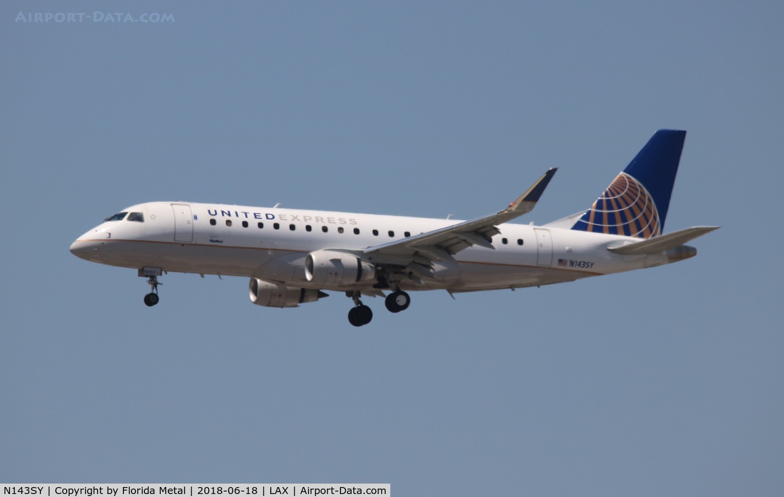 N143SY, 2015 Embraer 175LR (ERJ-170-200LR) C/N 17000476, United Express