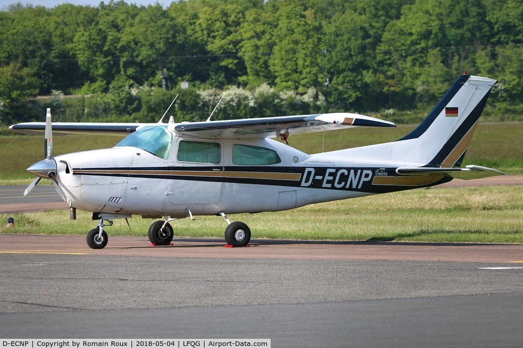 D-ECNP, 1971 Cessna T210K Turbo Centurion C/N 21059456, Parked