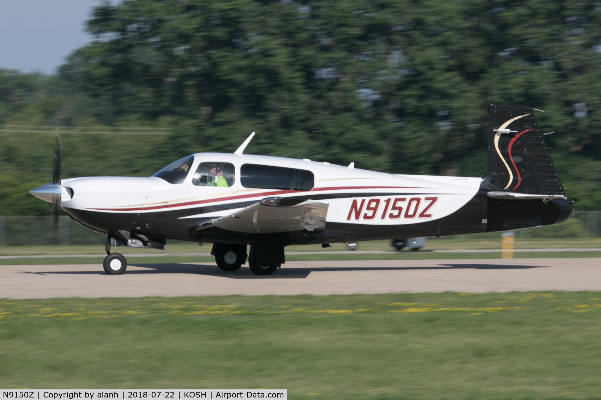 N9150Z, 1991 Mooney M20M Bravo C/N 27-0116, Arriving at AirVenture 2018 (in company with 60 other Mooneys)