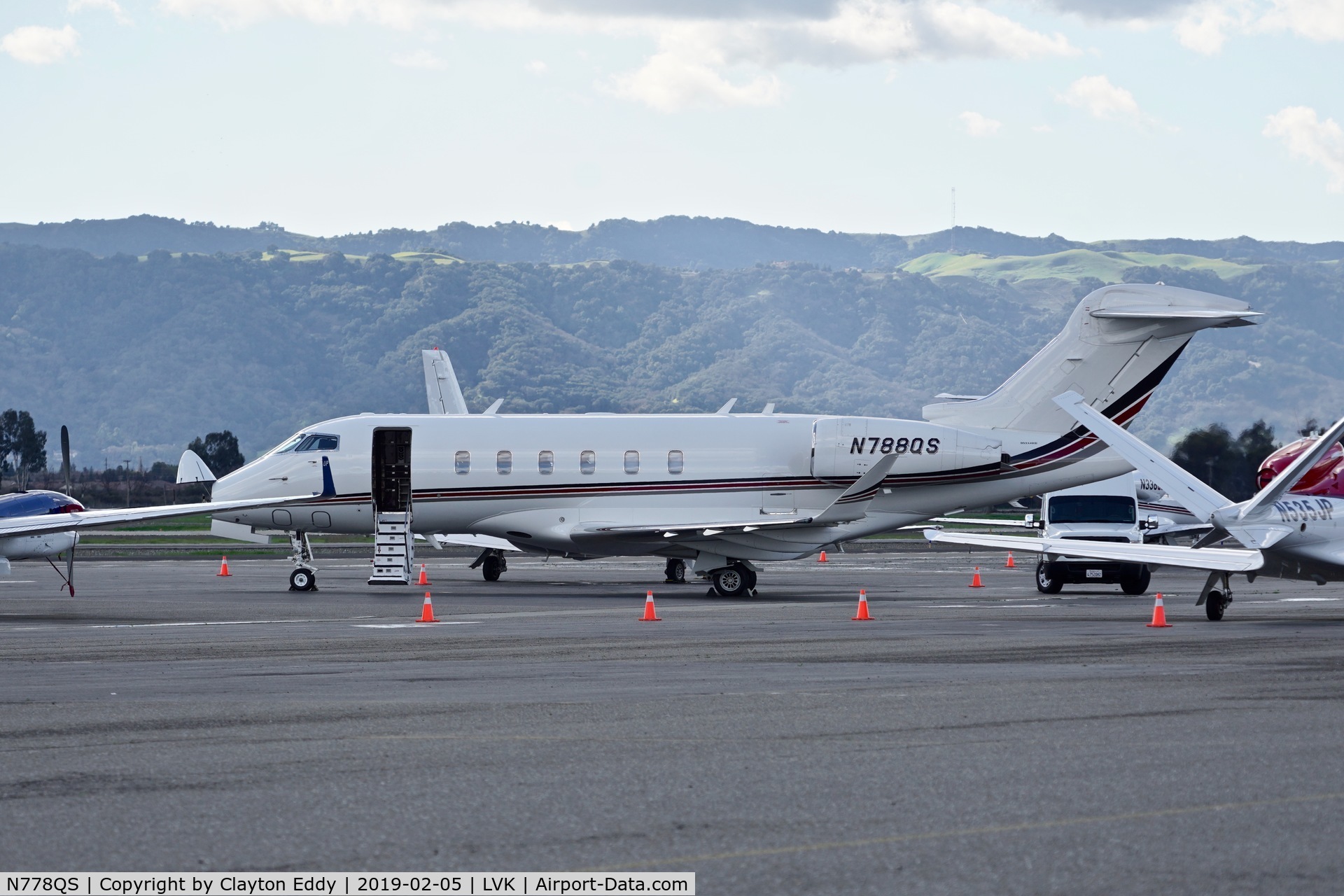 N778QS, 2015 Bombardier Challenger 350 (BD-100-1A10) C/N 20563, Livermore Airport California 2019.