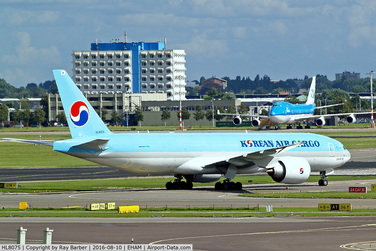 HL8075, 2016 Boeing 777-FEZ C/N 62631, HL8075   Boeing 777-FEZ [62631] (Korean Air Cargo) Amsterdam-Schiphol~PH 10/08/2016